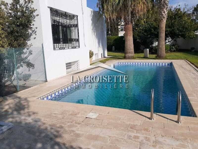 Villa S+4 avec piscine à Carthage 